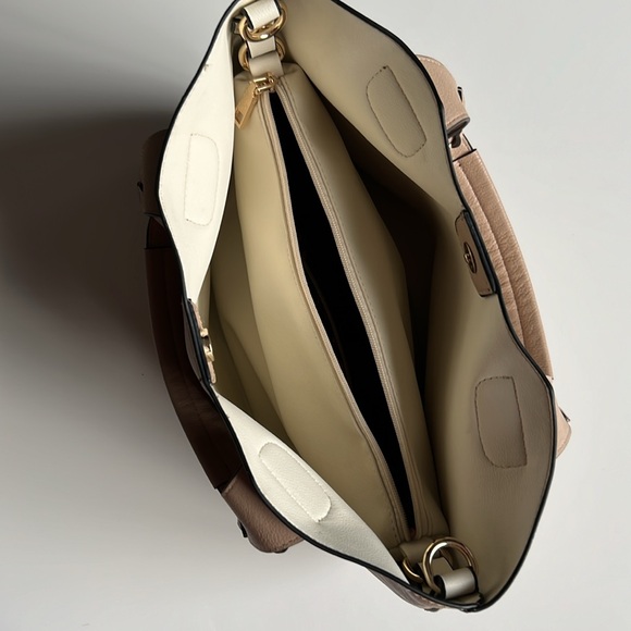 Bag in a bag removable strap, Vegan leather - Picture 4 of 10